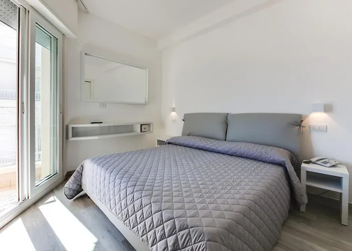 MARITTIMO Riccione - Clipper FRONTE MAREAlbergo